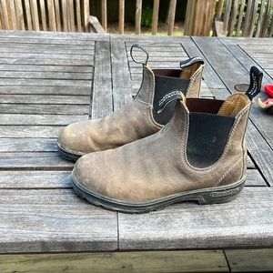 Blundstones
